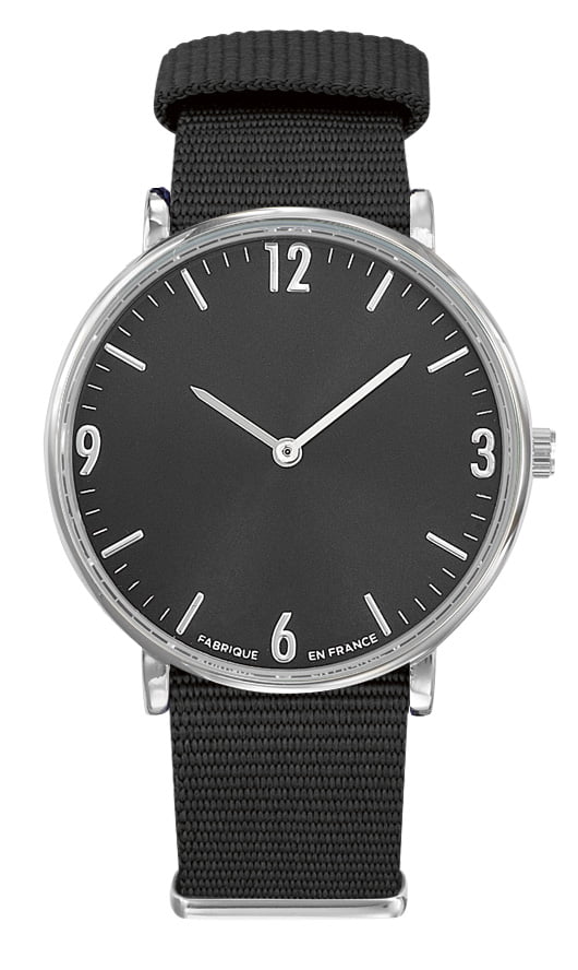 Une montre personnalisée comme cadeau d'entreprise. Belle montre vintage avec bracelet Nato noir